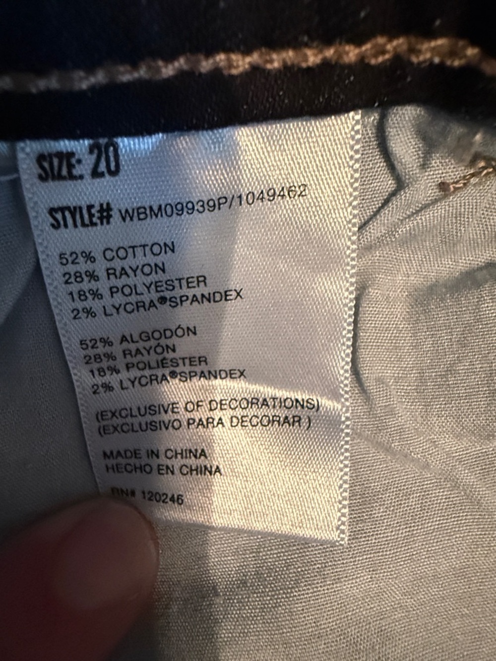 NWOT Wallflower Dark Wash Bootcut Jeans with Faded Front - Picture 8 of 10